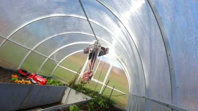 Crack Pitts полет в теплице