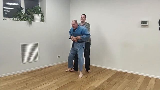 Боевое самбо. Освобождение от захватов и обхватов. смотреть онлайн