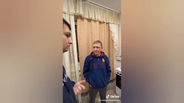 Безумный Паша,Иришка Олег Монгол приехали к Руслану Гительману и Кате в гости,Саня Бык,Матя,Батя смотреть онлайн
