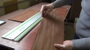 режем шпон погружной пилой