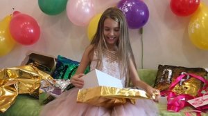 ПОДАРКИ на День Рождения / 10 ПОДАРКОВ на 10 ЛЕТ / iPhone X и lol surprise - реальность / НАША МАША