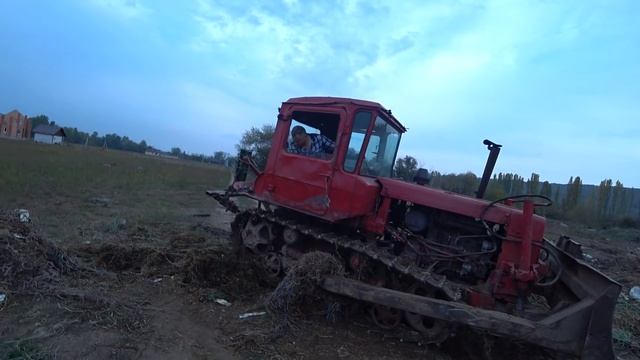 Как вытащить ДТ75 из капкана