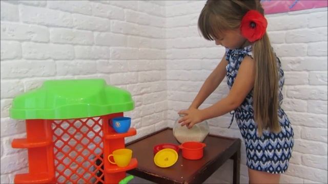 СВИНКА ПЕППА/КИРА ВСТРЕЧАЕТ ГОСТЕЙ/ГОТОВИМ КУШАТЬ/PEPPA PIG/COOKING Kushan смотреть онлайн