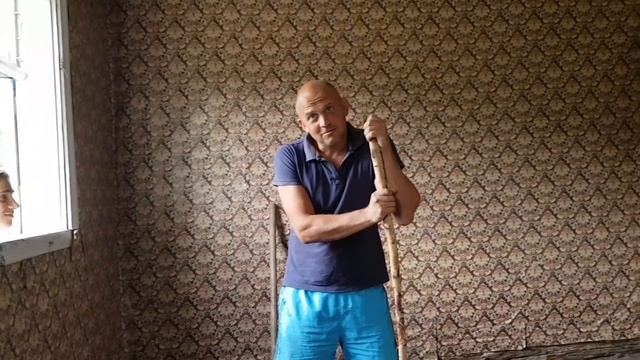 Такими темпами скоро будем жить в землянке.Сорвали полы.Приехали продавец хутора и подписчица смотреть онлайн
