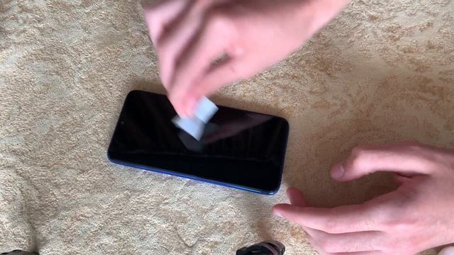 Клею Ззащитное стекло на Redmi note 7 смотреть онлайн