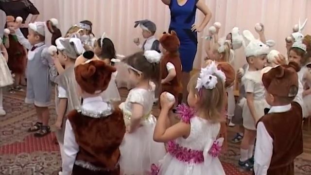 NY 2018 = DS 15Теремок = Игра в снежки = смотреть онлайн