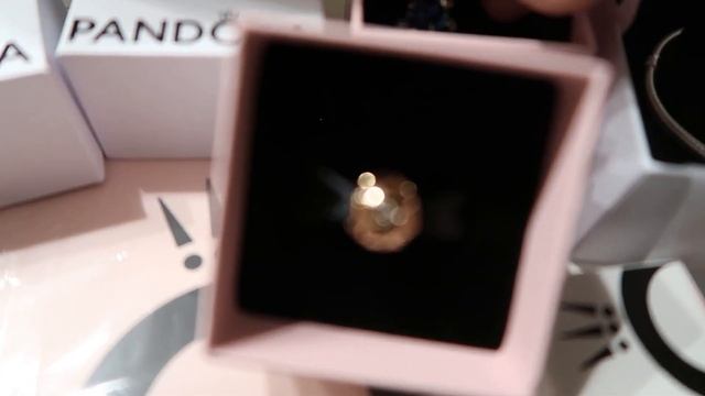 МОЯ ПЕРВАЯ ПАНДОРА 2022 ? БРАСЛЕТ И 2 ШАРМА ❤️ THEJULIASWORLD смотреть онлайн