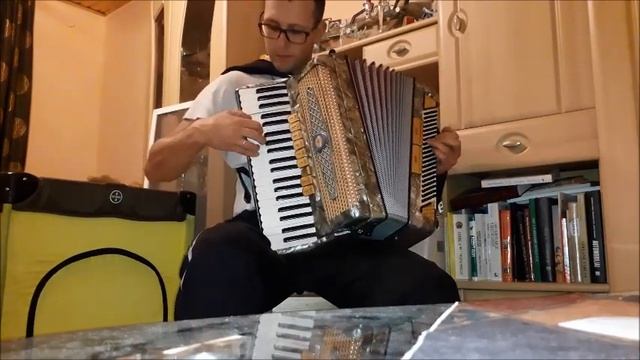 Мне мама тихо говорила- Аккордеон смотреть онлайн