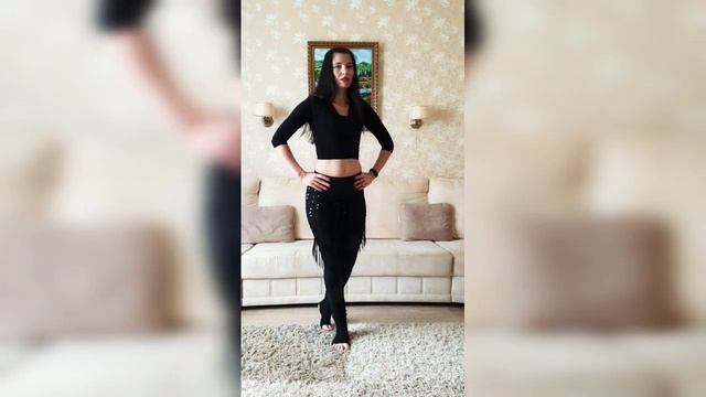 Восточные танцы - Bellydance - Техника выполнения движений - удары животом в проходке, повороты смотреть онлайн