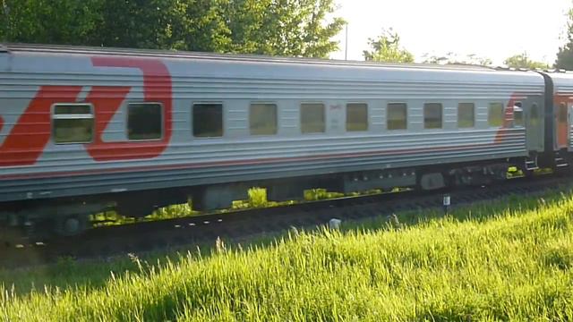 ТЭП70-0306 со скорым фирменным поездом №10 Псков-Москва. смотреть онлайн