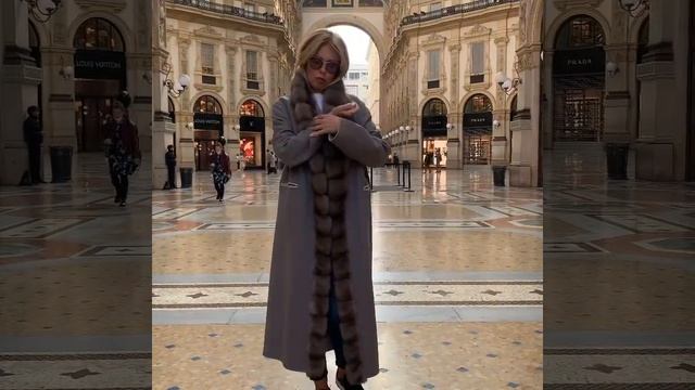 Пальто из кашемира трансформер с соболем Италия:(+39)3341694865 в наличии с доставкой в Москву смотреть онлайн