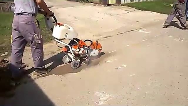 Асфальторез бензиновый STIHL TS 800 и STIHL FW 20 смотреть онлайн