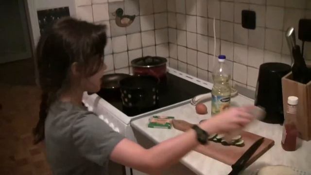 Как приготовить жареный бутерброд с яйцом. Видео от канала Vero.D смотреть онлайн