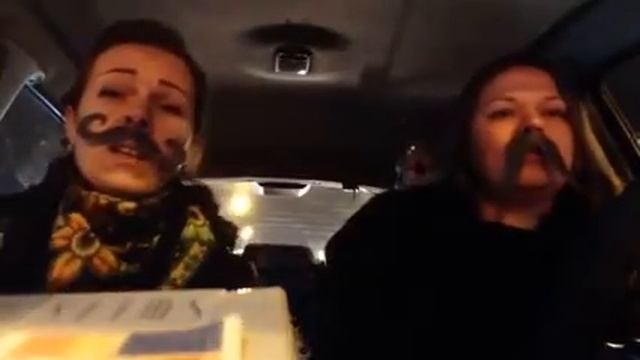 Усатые девчонки поют ленинград на волгоградке ))) смотреть онлайн