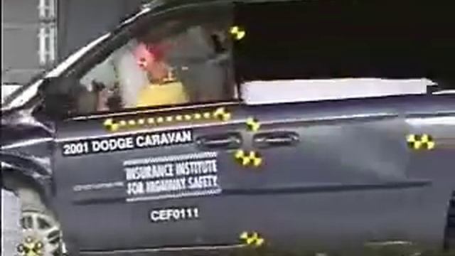 Crash Test 2002 - 2007 Dodge Caravan / Chrysler Town & Country (Frontal Offset) IIHS смотреть онлайн