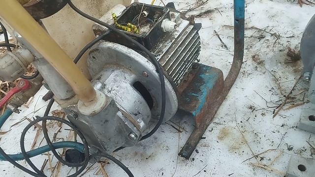 дою коров руками ( сломался доильный аппарат ) смотреть онлайн