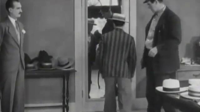 Бастер Китон - примерка шляпы смотреть онлайн