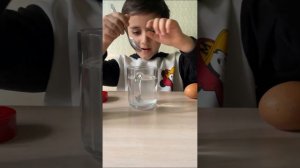 сырые яйца не тонут в воде? СМОТРИ ЛАЙФАК