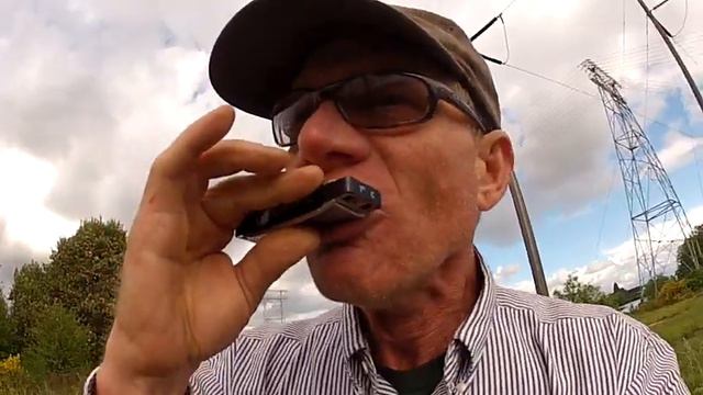 How I Make a TRAIN Whistle Sound with a Harmonica смотреть онлайн