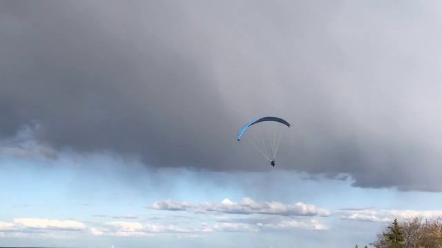 Аэроплан в воздухе. Чкаловская лестница . Площадь Минина . Нижний .Новгород. . 13 апреля 2018. смотреть онлайн