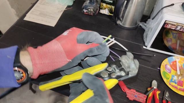 Зачистки для кабеля, как снять изоляцию с провода не повредив изоляцию жил. смотреть онлайн