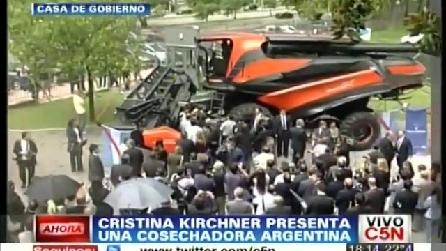 PRESENTACIÓN COSECHADORA MAAG MITOS A LA PRESIDENTA DE LA NACIÓN EN CASA ROSADA смотреть онлайн