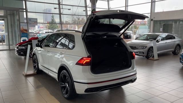 New VOLKSWAGEN Tiguan 2021 - FIRST LOOK exterior, interior & trunk (R-Line Black Style package) смотреть онлайн