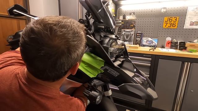 BMW R1250GS Cockpit Cover Installation  From Wunderlich