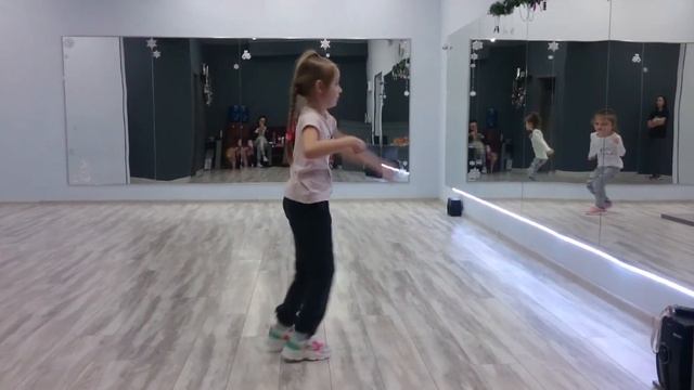 ХИП ХОП. ЗАНЯТИЕ 25. ВСПОМИНАЕМ НОВОГОДНИЙ ТАНЕЦ. смотреть онлайн