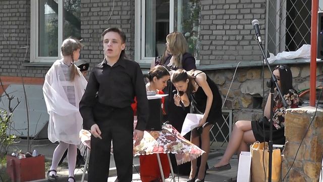 Жестовая песня на тему "Кино идет, воюет взвод" смотреть онлайн