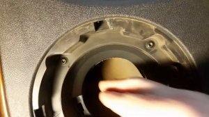 Renault Sandero замена/установка динамиков за 40 минут. Полярность штекера, проводов