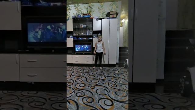 Дочь Танцует смотреть онлайн