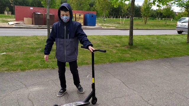 Обучение трюкам на трюковом самокате (обучение для новичков). смотреть онлайн