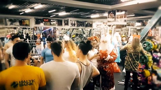 Предновогодняя тренировка-сюрприз, в тренажерном зале "Банзай-GYM" 2017 смотреть онлайн