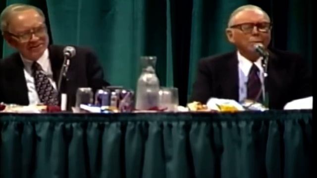 Modern Portfolio Theory “has no utility” - Warren Buffett смотреть онлайн