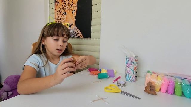 Лепим ВОЗДУШНЫЙ ШАР из воздушного пластилина. Детские поделки. ПОДЕЛКИ из пластилина. смотреть онлайн