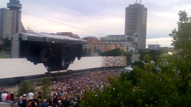 vue d ensemble du mur show de roger water quebec 2012 смотреть онлайн