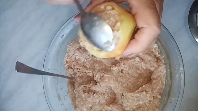 Фаршированные перцы с очень вкусной зажаркой! Отличный обед для всей семьи! смотреть онлайн