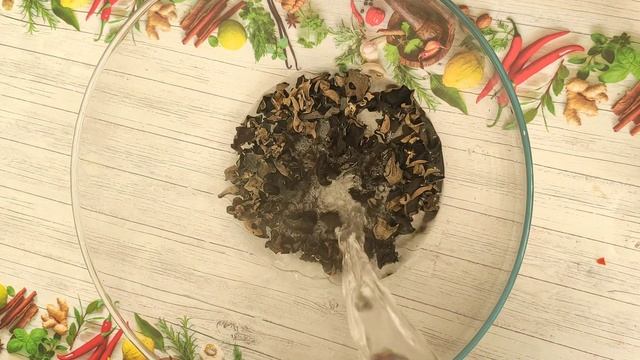 Уйгурское блюдо "Мушуро". Мясо с грибами муэр. #уйгурскаякухня#грибы#обед#ужин смотреть онлайн