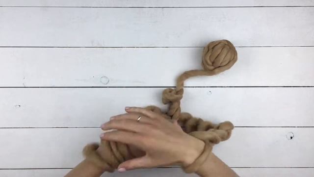 Вяжем руками из толстой пряжи - как закрыть петли? смотреть онлайн