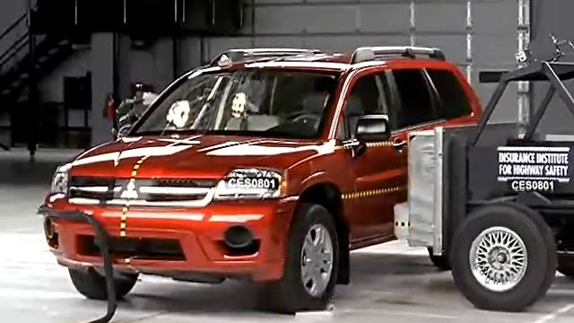 Mitsubishi Endeavor Crash Test Side