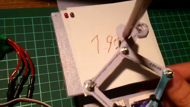 Пишущие часы на Arduino смотреть онлайн