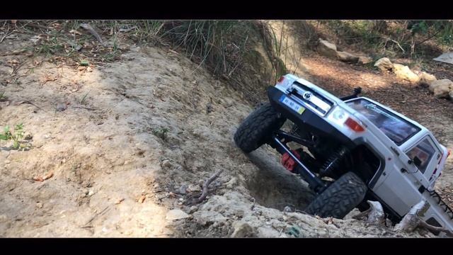 Toyota Lc70 Axial Scx10II Trail Ride