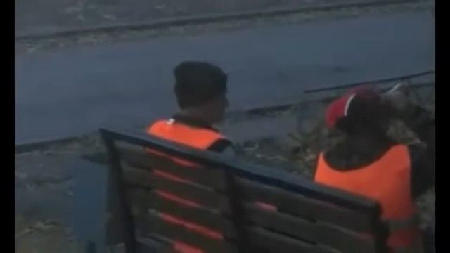 Грязь городов или как работают наши дворники (Магнитогорск) смотреть онлайн