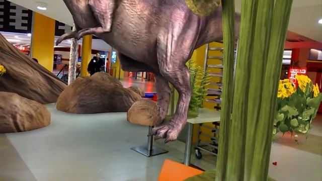 Динозавр - дополненная реальность смотреть онлайн