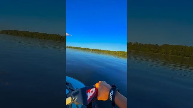 Покатались на гидроцикле по Волге объемом 900 куб (We Went For A Ride On A Jet Ski Along The Volga