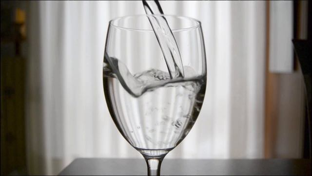 Nikon D3100 Slow-Motion: "Water Games" (40% speed Twixtor Pro) смотреть онлайн