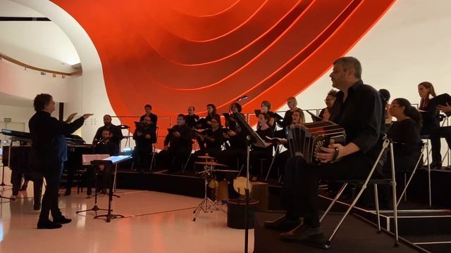 Milonga del Ángel, Piazzolla • Coro Luther King, Mº Martinho Lutero Galati, Martín Mirol (bandoneon смотреть онлайн