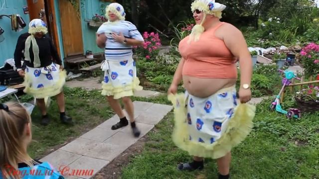 ТанцЮвали бабы... прикольн смотреть онлайн