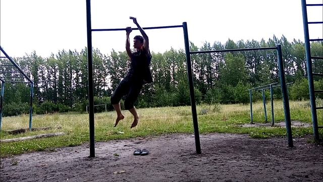 2 подтягивания на одной руке смотреть онлайн